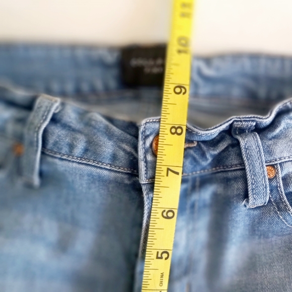 Celebrity Pink distressed shorts size 7/28 with rolled hem - Picture 7 of 7